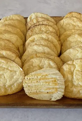 Keto Cottage Cheese Crackers