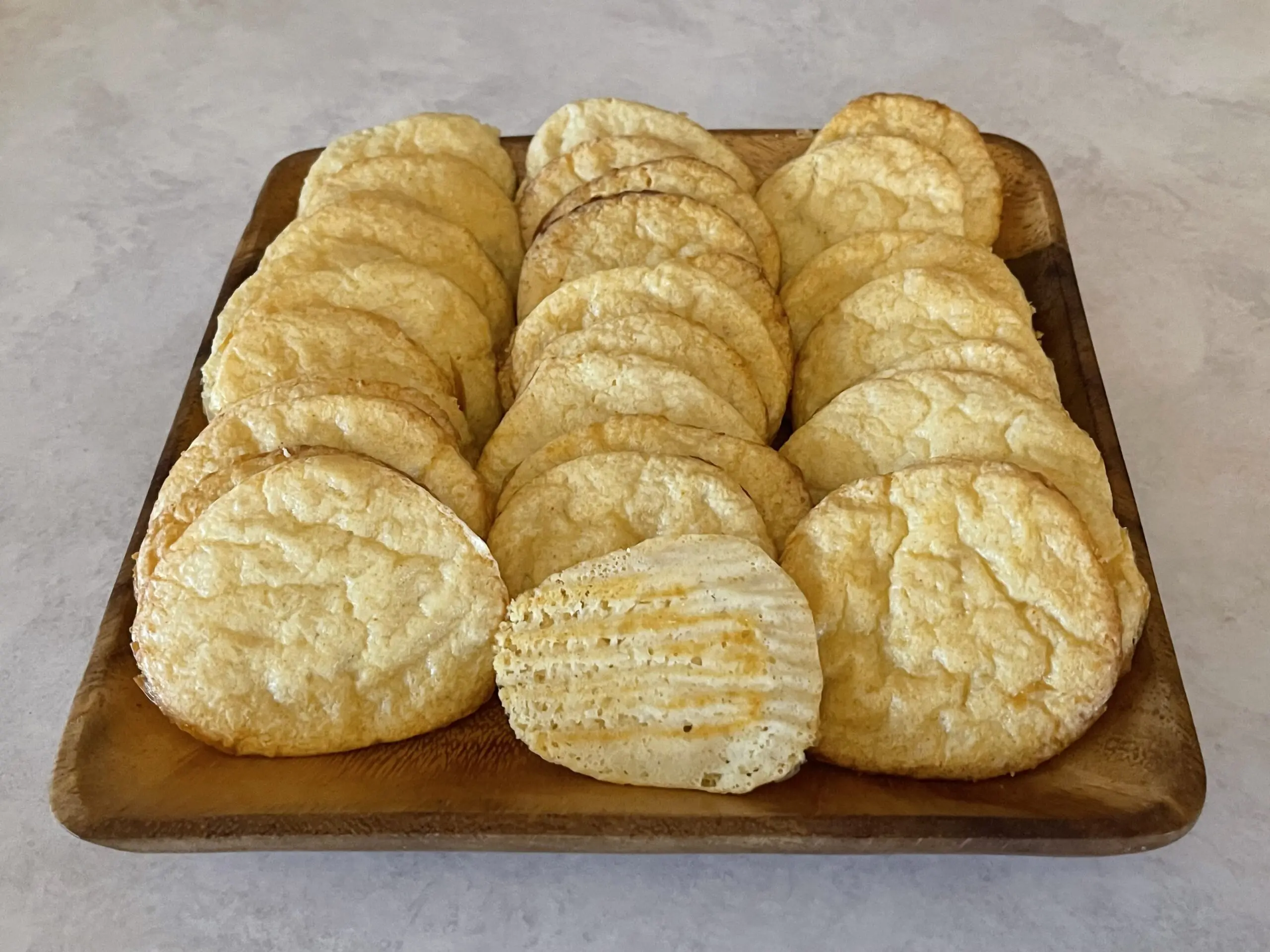 Keto Cottage Cheese Crackers